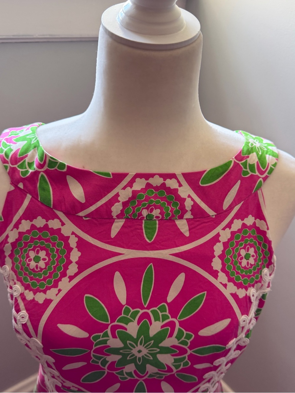 Lilly Pulitzer Pink Green Silk Medallion Shift Dress Size 8 - Picture 4 of 8